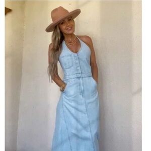 New w Tag: Universal Thread Light Wash Maxi Dress with Pockets. Size 6